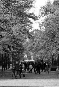 Das ist der Weg vom Brandenburger Tor zum Reichstag. So voll und der Herbst voll da!